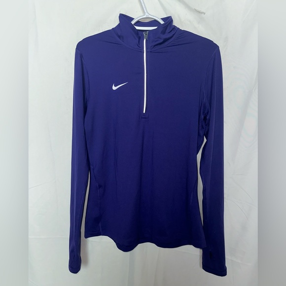 Nike Tops - Nike Size M